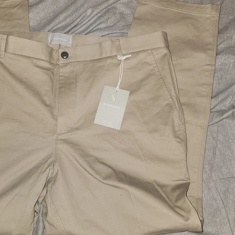 NWT- Everlane Khaki Slim Pants Size 40x30